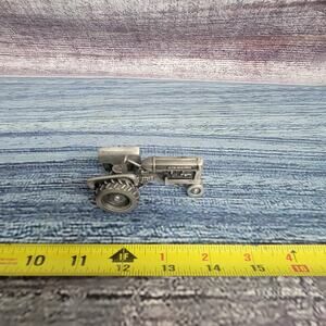 Vintage Speccast 1/64 scale Allis-Chalmers D-17 pewter display tractor